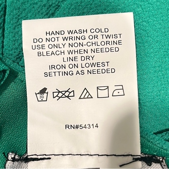 New B. Darlin Size 1/2 Vibrant Green Spaghetti Strap Mini Dress - Picture 10 of 11